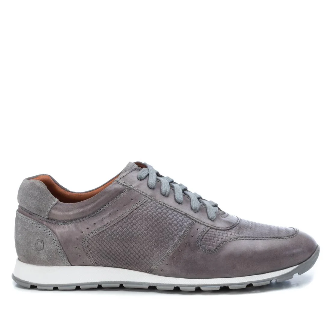 ZAPATILLA DE HOMBRE CARMELA 06720002
