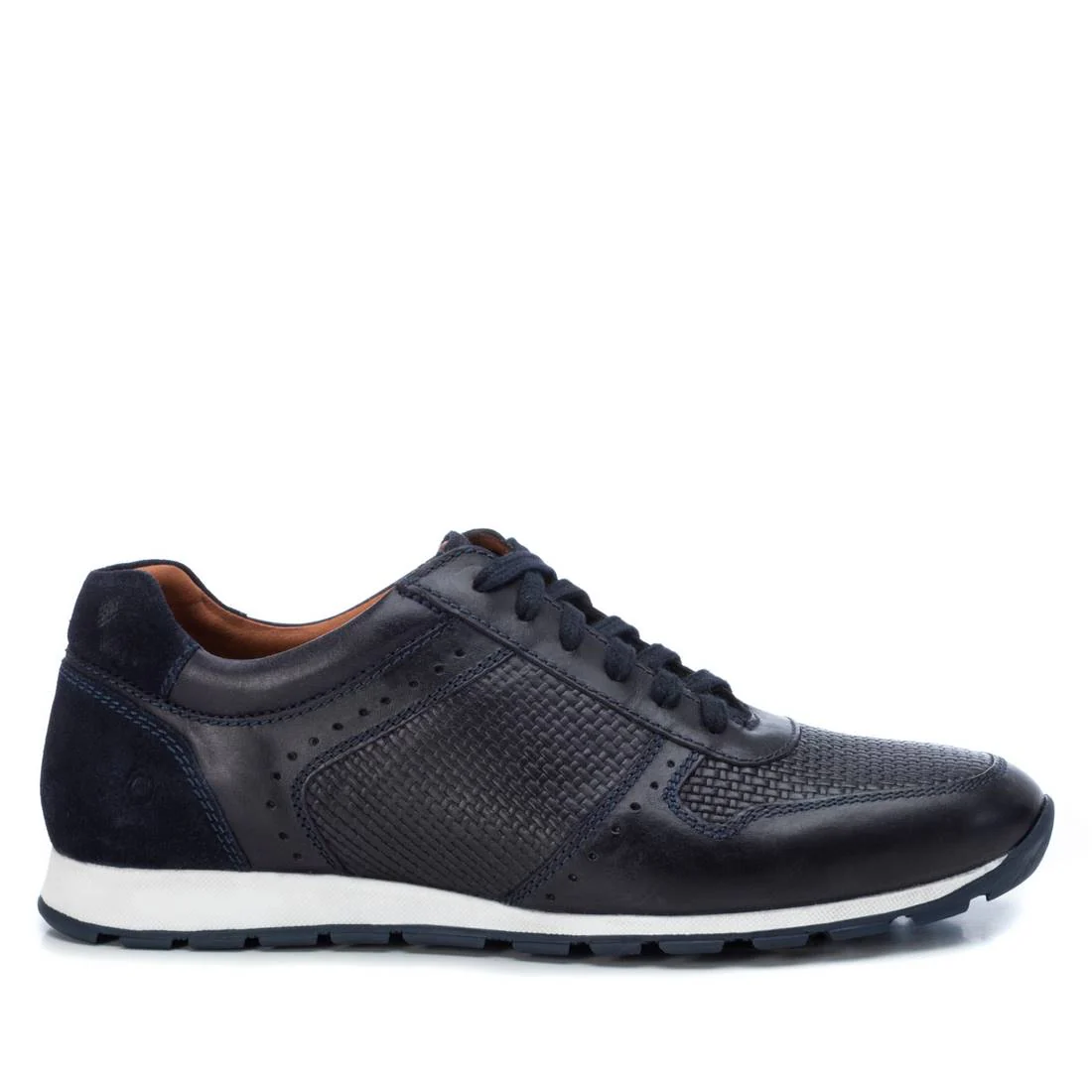 ZAPATILLA DE HOMBRE CARMELA 06720003