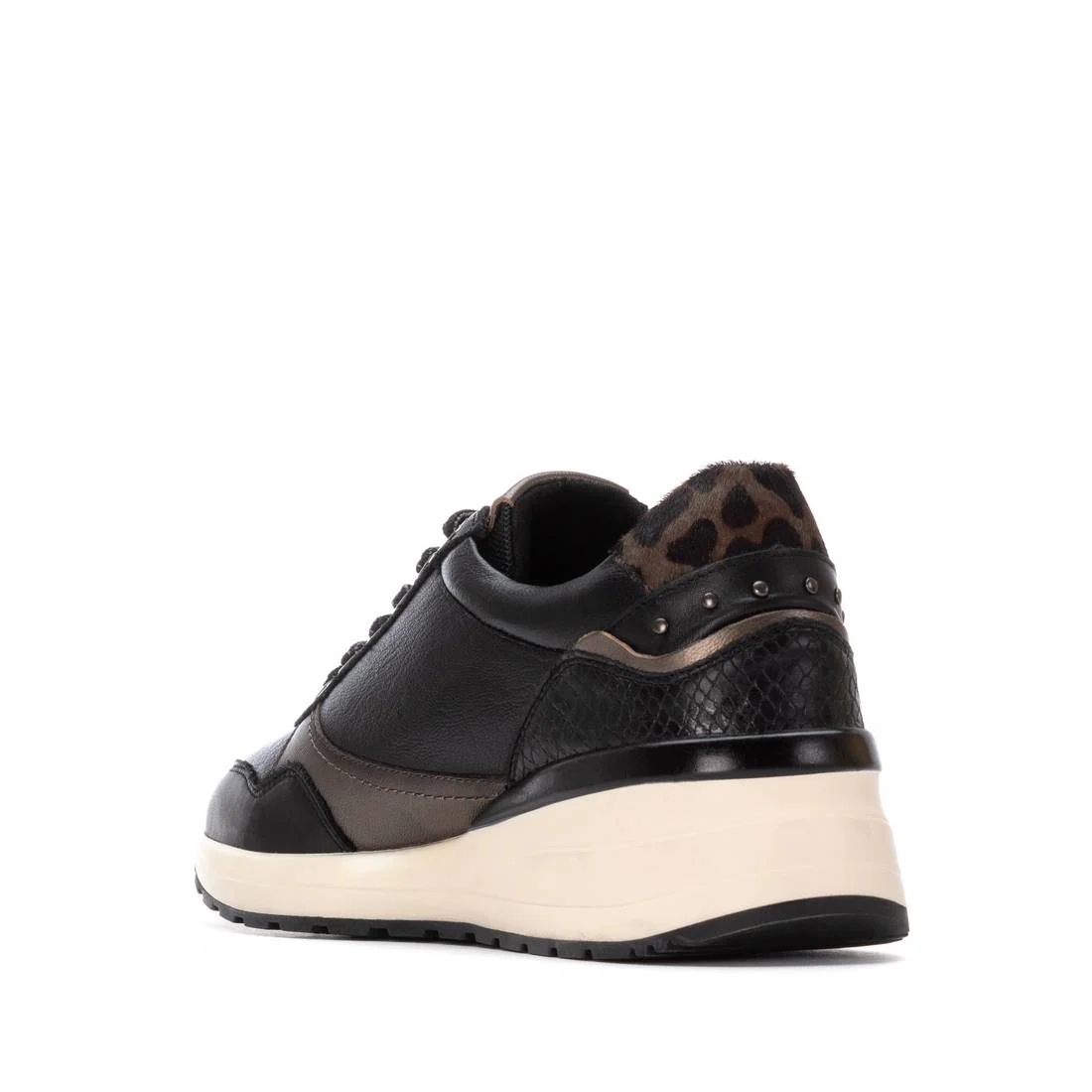 Zapatilla de mujer plano Carmela 16244203 - Image 3